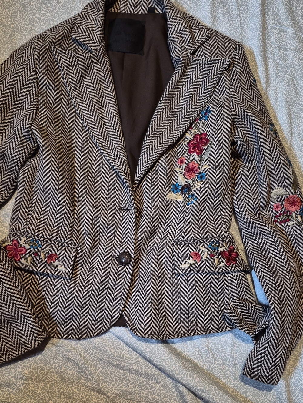 Embroidered Herringbone Blazer Jacket in Brown/Black